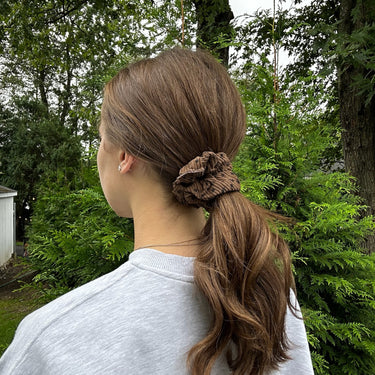 FLORAL LOGO SCRUNCHIE