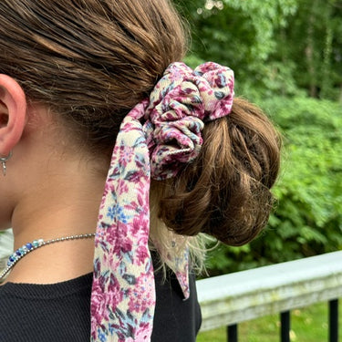 FLORAL SCRUNCHIE
