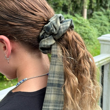 PLAID SCRUNCHIE